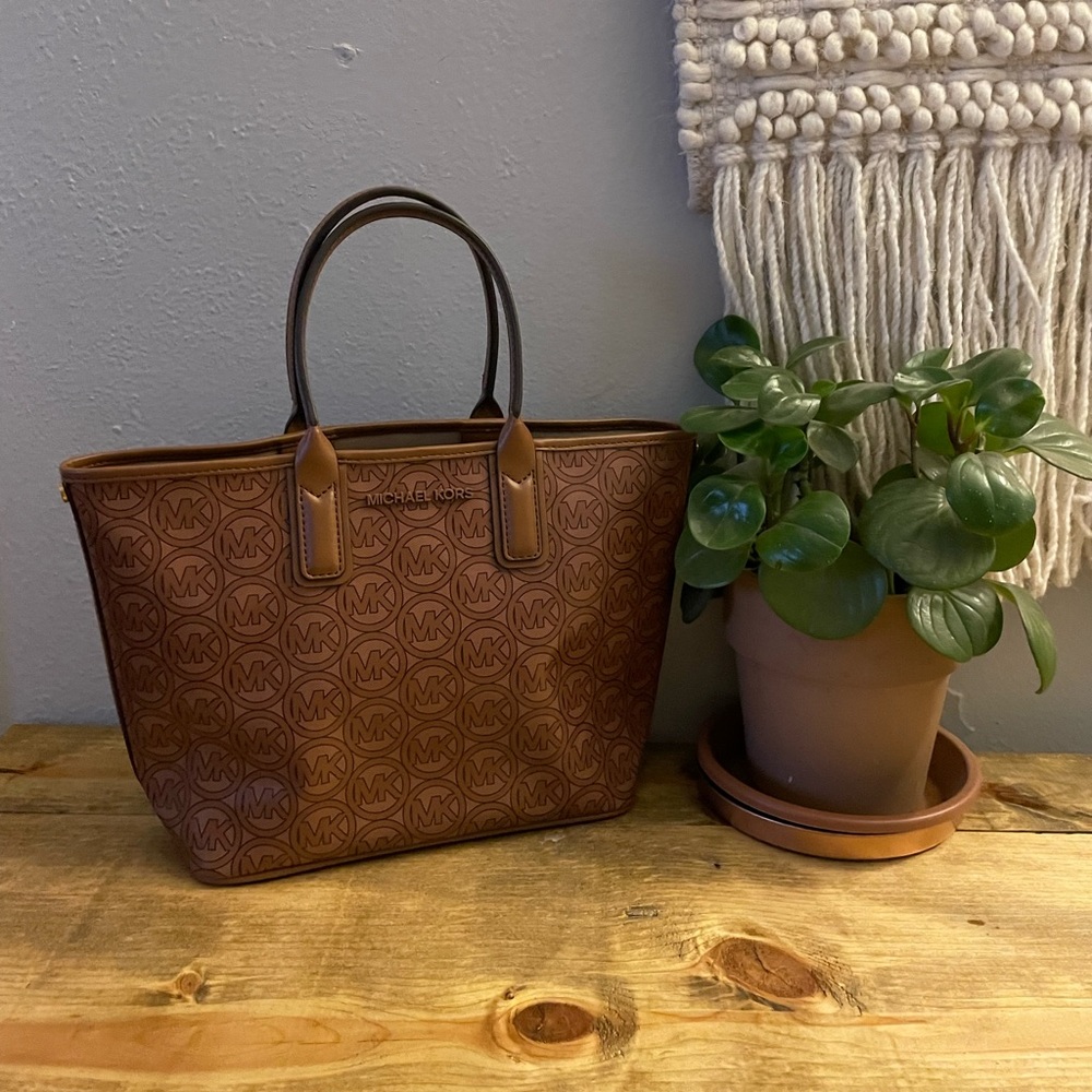 Michael kors satchel